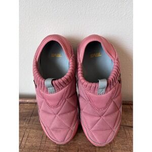 Teva‎ Sneaker Pink Quilted,Hard Sole, sz 6